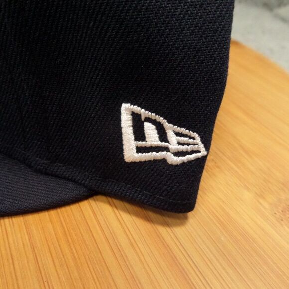 New Era USA flag 59Fifty Navy Blue fitted Hat Size 7 1/4 and 7 3/8 Cap - Picture 3 of 13